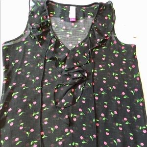 🍒New Black Cherry print Sleeveless sheer ruffle blouse w tassel accent SzM NWOT